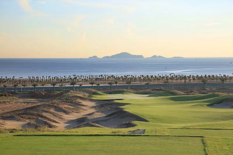 golf links cam ranh 1