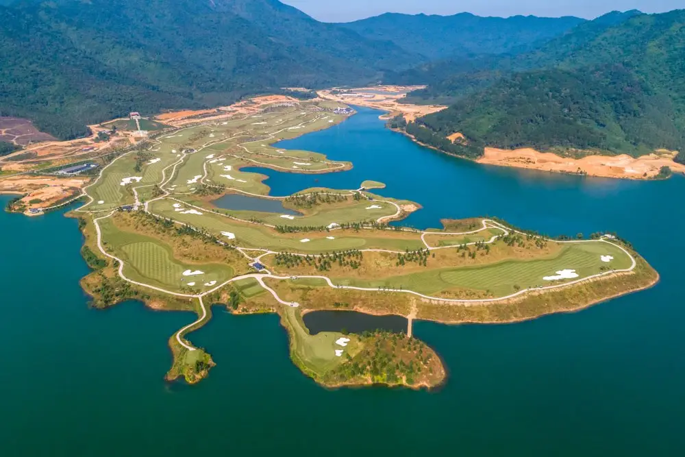 Thanh Lanh Valley Golf & Resort 3 san golf thanh lanh 4